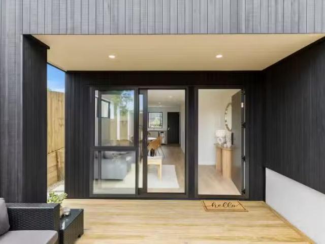72a Weatherly Road, Torbay, North Shore City