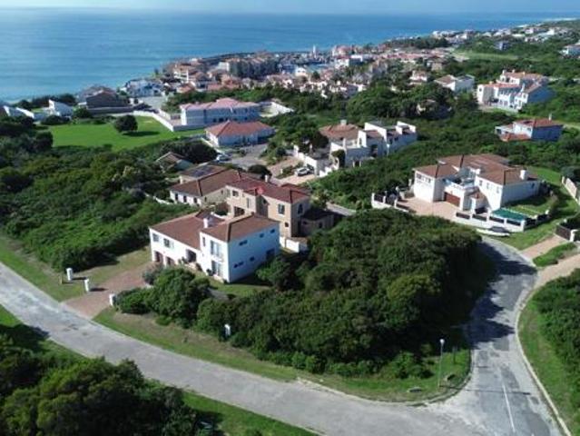 730 m² Land available in St Francis Bay Village