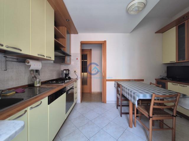 730 Stanza In appartamento in affitto a Catanzaro Lido Corso