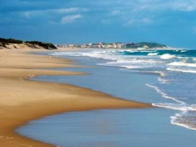731 m² Land available in Paradise Beach