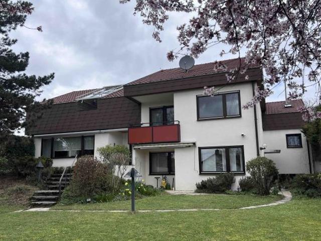 73274 Notzingen: Schönes Einfamilienhaus mit Einliegerwohnung zum Verkauf. Doppelgarage. Frei