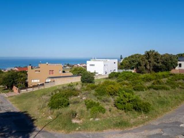 732 m² Land available in Wavecrest