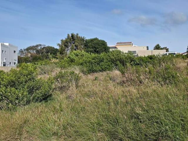 732 m² Land available in Wavecrest