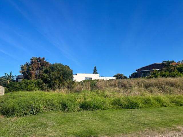 732 m² Land available in Wavecrest