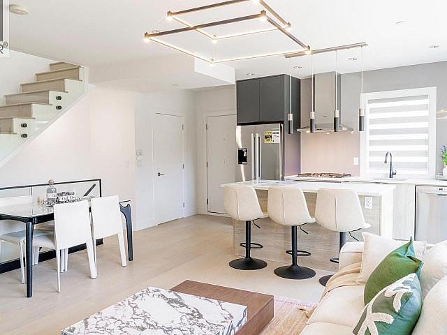 7359 Oak Street Vancouver, British Columbia
