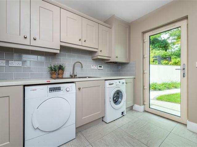 735,000 | 9 Oldtown Close, Naas, Co. Kildare Sherry FitzGerald O'Reilly Naas 5009 MyHome. Ie Residential