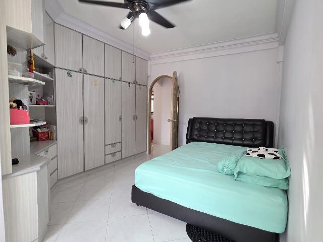 735 Jurong West Street 75 HDB Apartment For Sale, $568,000, 3 Bed 2 Bath 1,141 sqft $498.00 psf