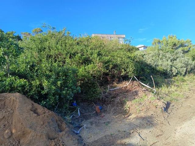 735 m² Land available in Paradise Beach