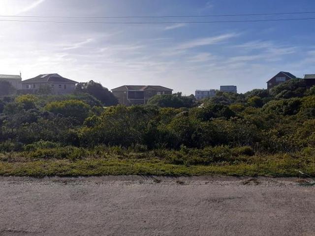 736 m² Land available in Paradise Beach