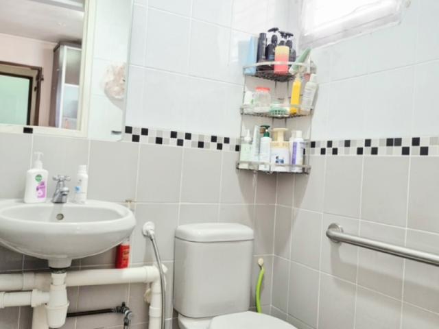 736 Yishun Street 72 HDB Apartment For Sale, $458,000, 2 Bed 2 Bath 721 sqft $635.00 psf