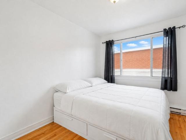 7389 Rue Montpetit