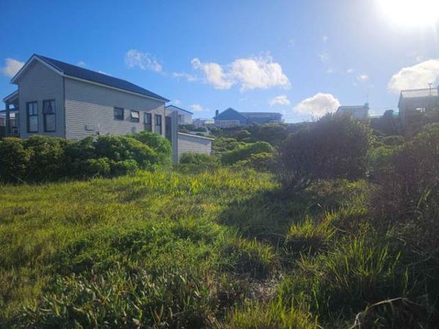 738 m² Land available in Pearly Beach