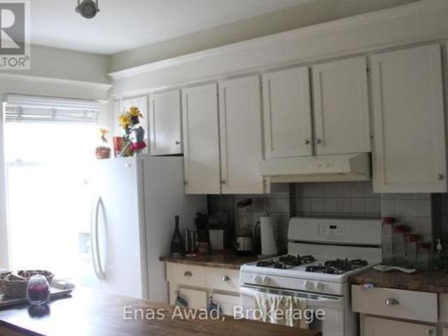 738 Manning Avenue, Toronto Annex, ON, M6G 2W4 house for lease | Listing ID C13674 | Royal LePage
