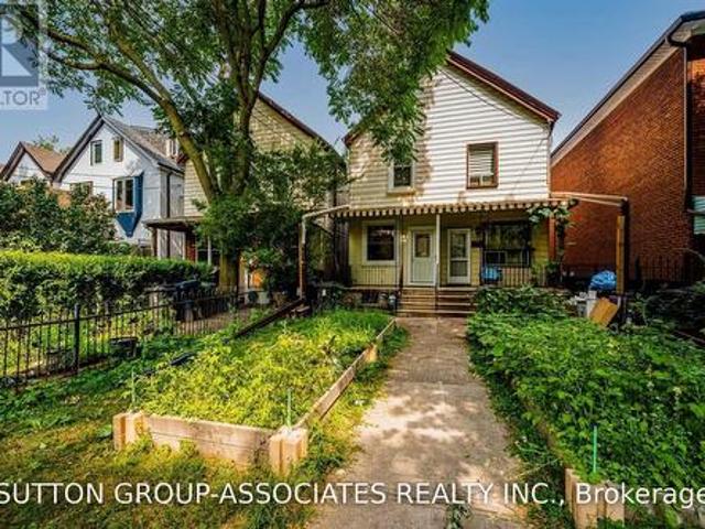 739 Manning Avenue, Toronto, ON, M6G 2W5 house for lease | Listing ID C13550 | Royal LePage