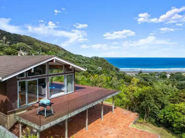 77 79 Seaview Road, Piha, Waitakere City