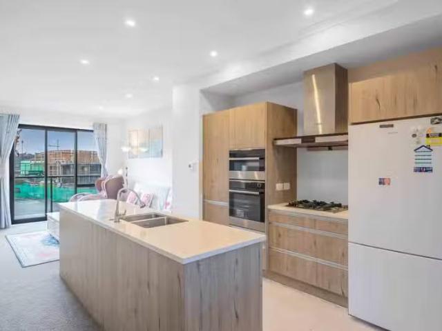 77 Te Oneroa Way, Long Bay, North Shore City For Sale