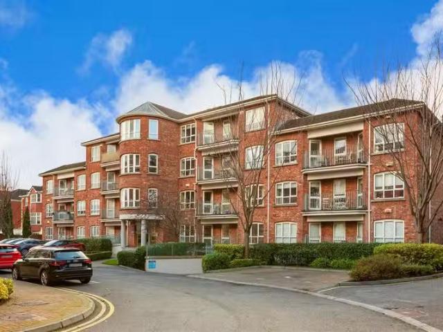 77 The Eglinton, Donnybrook Castle, Donnybrook, Dublin 4, D04.