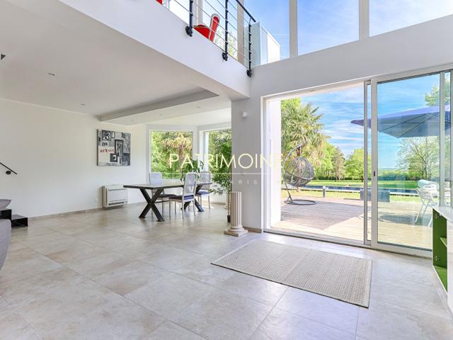 77 EXCLUSIVITE FONTAINEBLEAU PROPRIETE 350 M2 PARC 2HA PISCINE PARIS 1 H