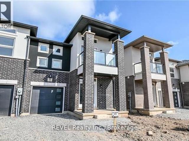 77 Renfrew Trail, Welland N. Welland, ON, L3C 0K2 townhouse for lease | Listing ID X13578 | Royal LePage