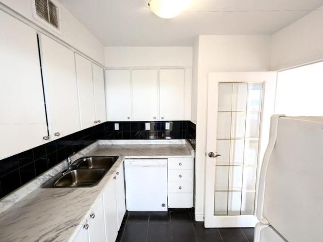 77 St Clair Avenue East 1 Bedroom Apartment for Rent at 77 St Clair Ave E, Toronto, ON M4T 1M5 Deer Park