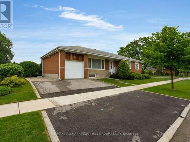77 Stapleton Drive, Toronto, ON, M9R 2Z8 house for sale | Listing ID W13457 | Royal LePage