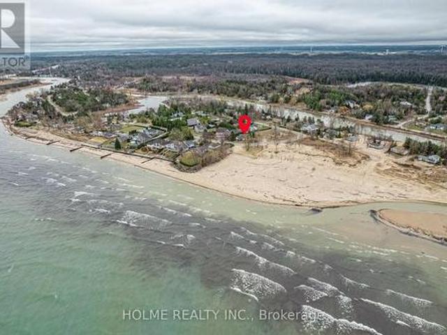 7401 Bond Road, Lambton Shores Port Franks, ON, N0M 2L0 house for sale | Listing ID X12053 | Royal LePage