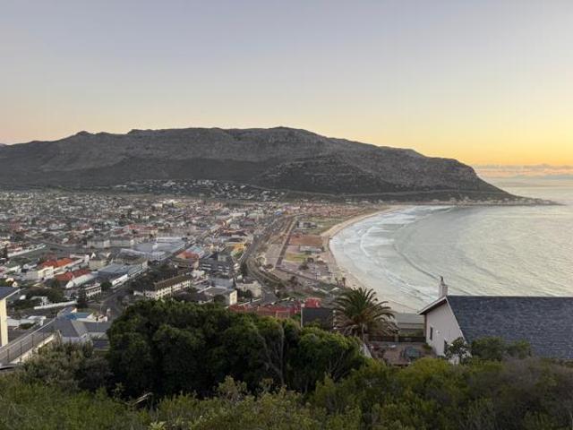 740 m² Land available in Fish Hoek