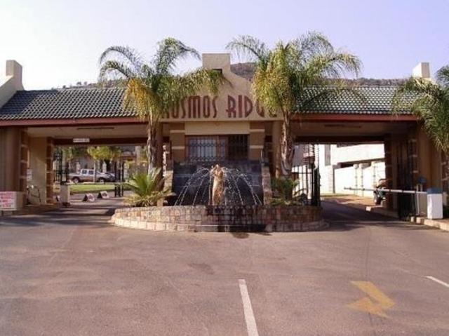 740 m² Land available in Kosmos Ridge
