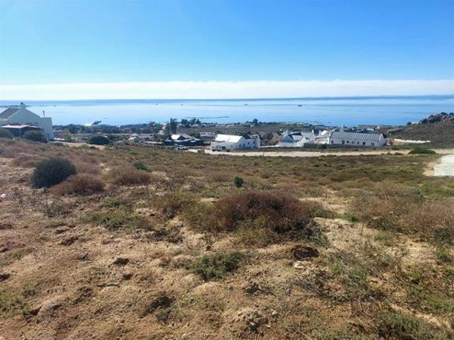741 m² Land available in Da Gama Bay