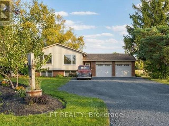 7429 Sideroad 20 Side Road, Mapleton, ON, N0B 1A0 house for sale | Listing ID X13205 | Royal LePage