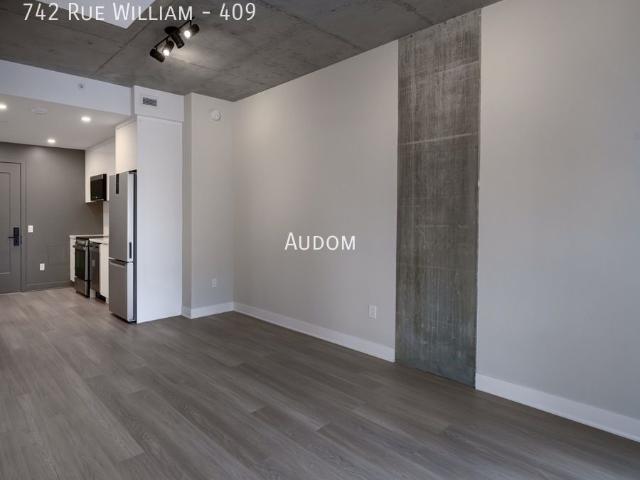 742 Rue William 409