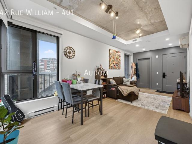 742 Rue William 401