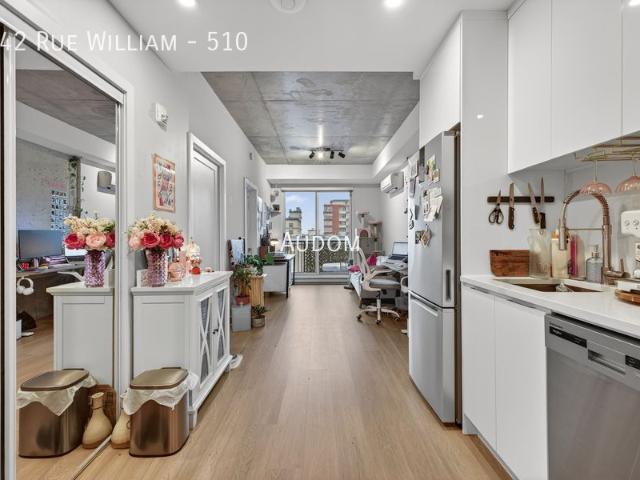 742 Rue William 510