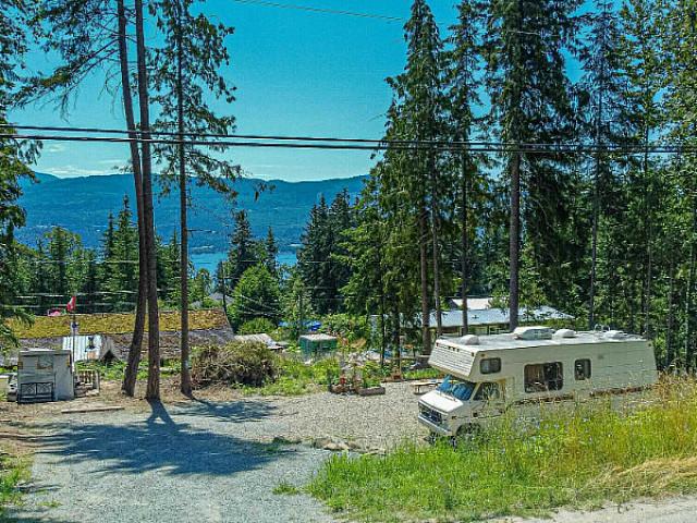 7436 Estates Dr, Anglemont, Bc