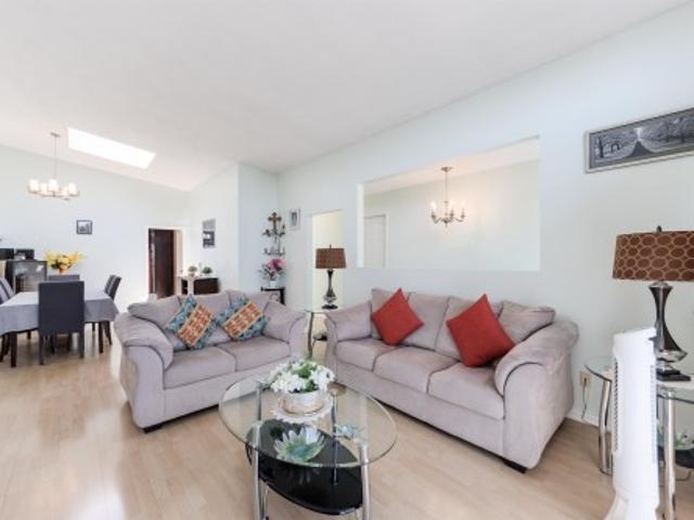 7457 16Th Avenue, Burnaby, BC, V3N 1P2 duplex for sale | Listing ID R3024 | Royal LePage