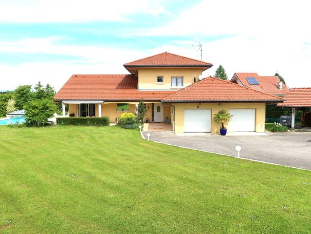 74500 LARRINGES.PROX COMMERCES.TB VILLA F5 DE 170 m²HAB AVEC PISCINE SUR 1820m²DE TERR PLAT ET ENSOLEILLE