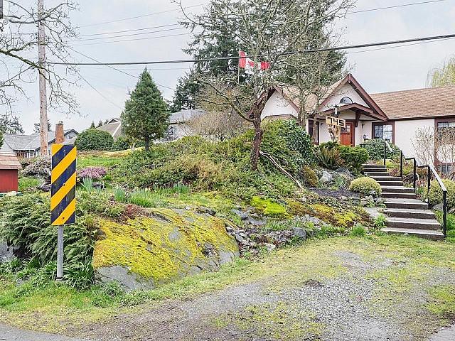 745 Middleton St Saanich, British Columbia