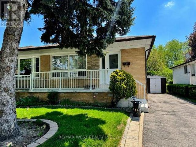 7484 Discus Crescent, Mississauga, ON, L4T 2V3 house for sale | Listing ID W13453 | Royal LePage