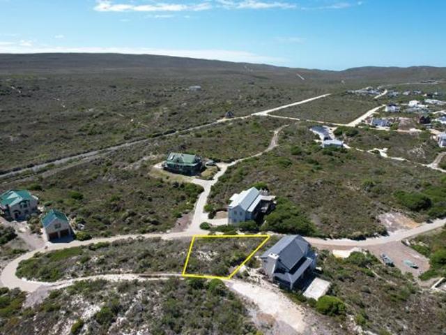 748 m² Land available in Suiderstrand