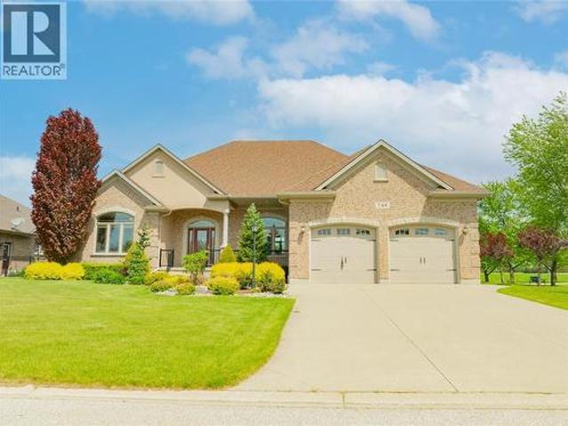 748 Norman Street West, Plympton Wyoming, ON, N0N 1T0 house for sale | Listing ID 26011 | Royal LePage