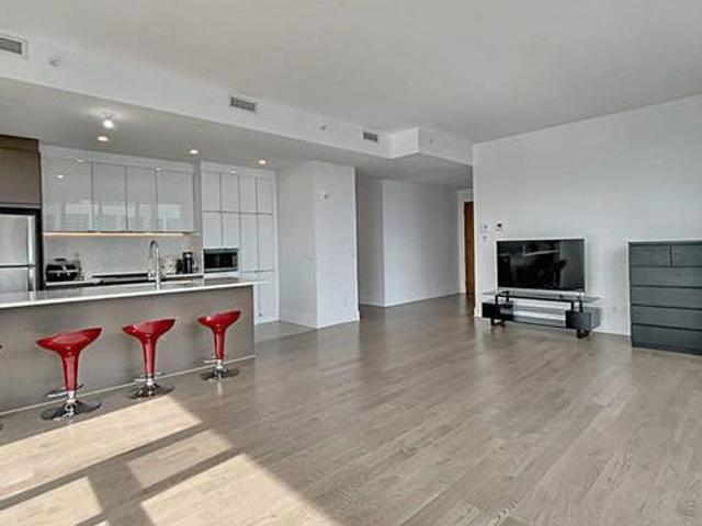 749 000 Condo à CôtedesNeiges NotreDamedeGrâce