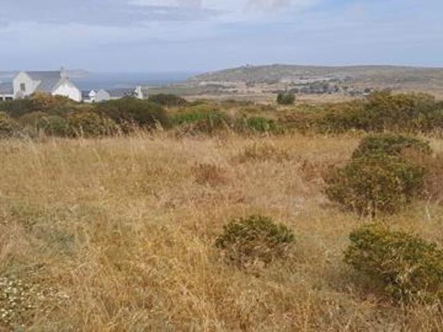 749 m² Land available in Saldanha Heights
