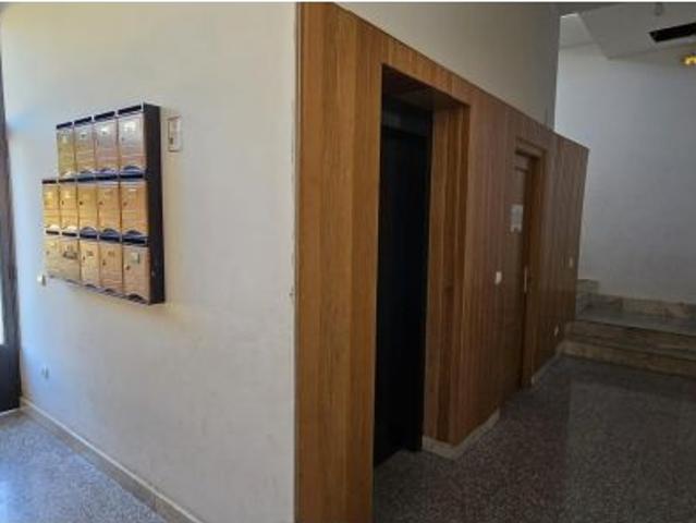 74.000 € piso del 2004 3 dormitorios y 2 baños en Almazán