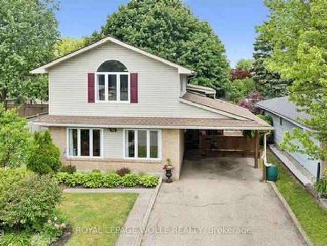 74 Calmcrest Drive, Kitchener, ON, N2E 1V3 house for sale | Listing ID X13431 | Royal LePage