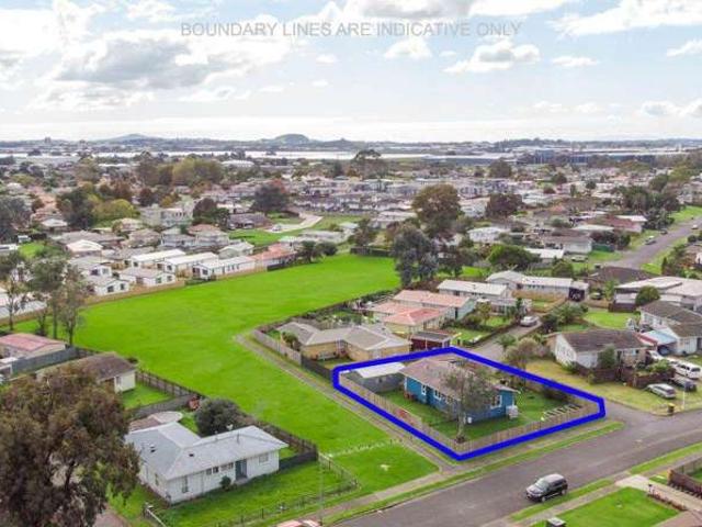 74 Cranmere Crescent, Mangere East, Manukau City