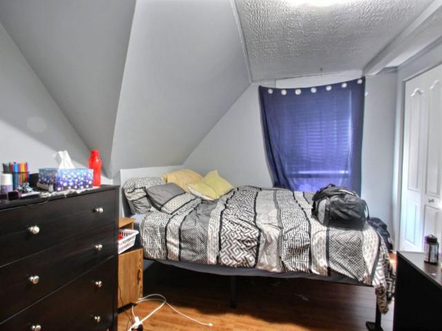 74 Edward, Moncton, NB, E1A 3Y9, Canada