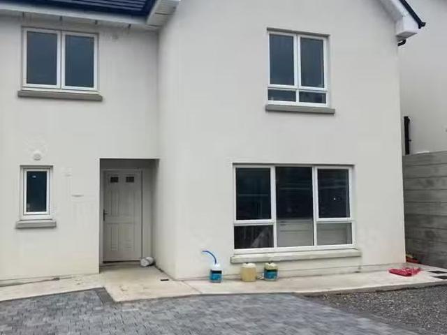 74 Glebe Manor, Whitegate, Midleton, Cork, Whitegate, Co. Cork.