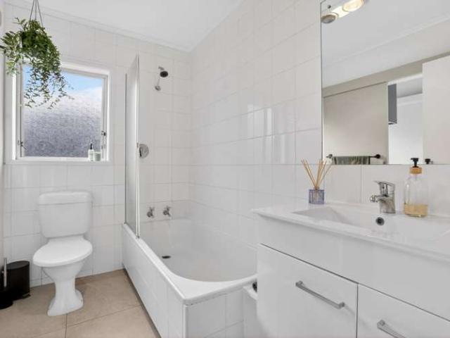 74a Felton Mathew Avenue, St Johns, Auckland City