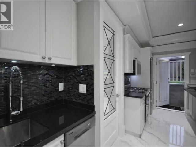 7505 KINGSWAY