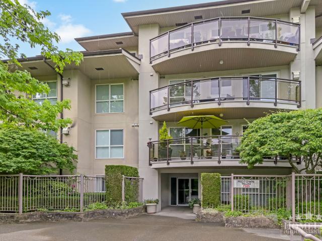 7505 138 St Spacious and well maintained 2 bed, 2 bath condo available in the heart of East Newton! [object Promise] for Rent